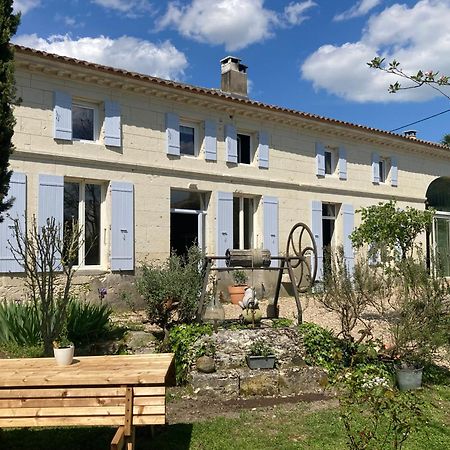 Апартаменты Les Ganivelles Saint-Dizant-du-Gua Экстерьер фото