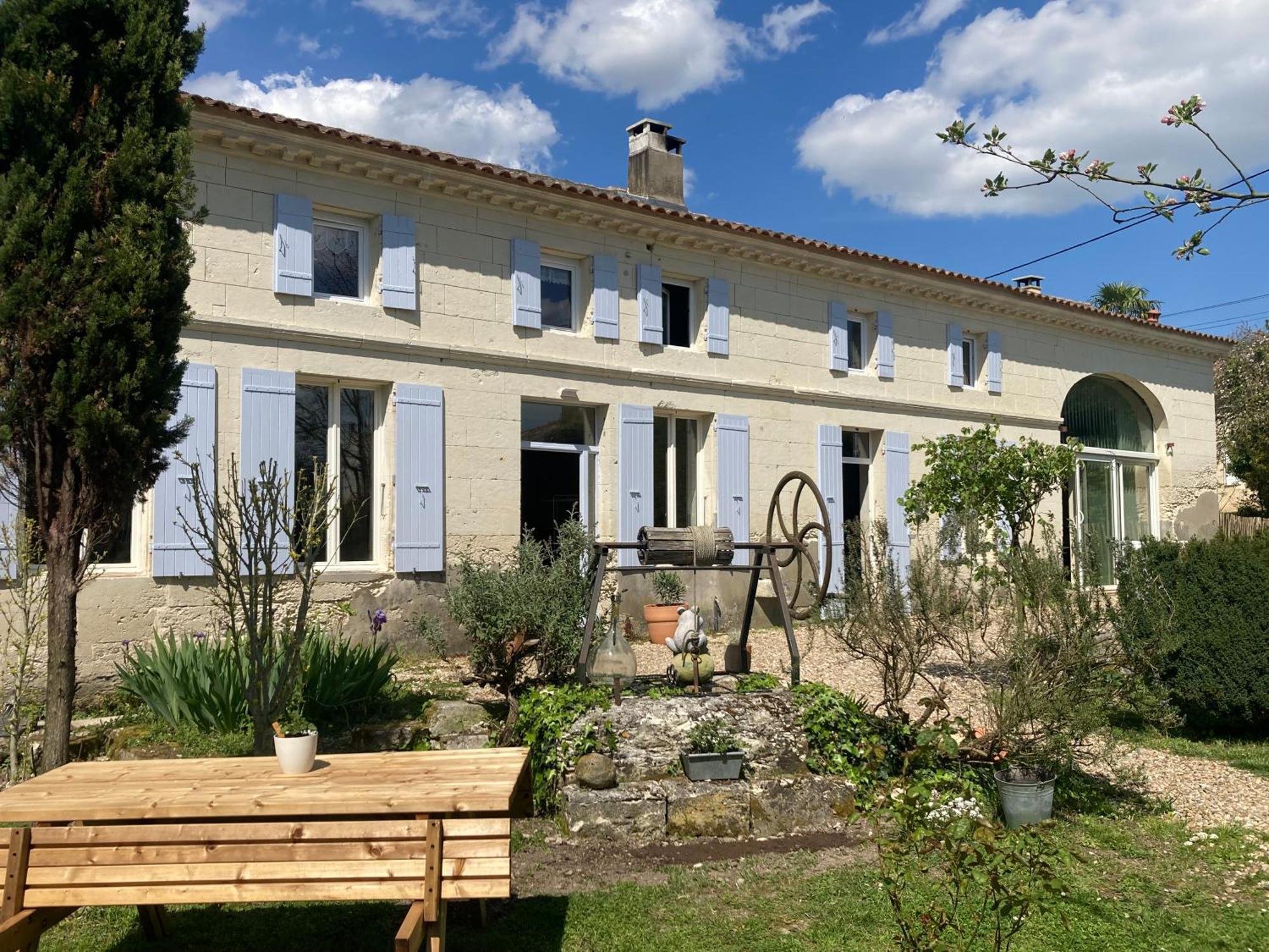 Апартаменты Les Ganivelles Saint-Dizant-du-Gua Экстерьер фото